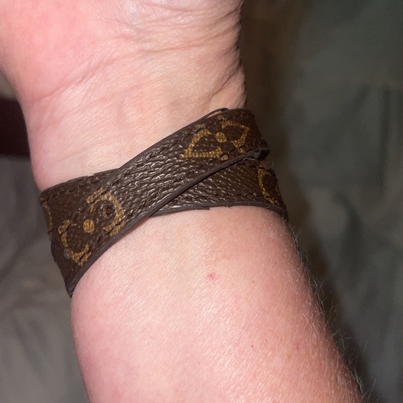 Louis Vuitton wrap around bracelet - Picture 9 of 9